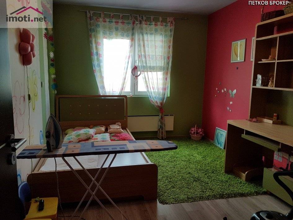 {|bg|}ДАВА ПОД НАЕМ Тристаен апартамент, 120 м2{|/bg|}