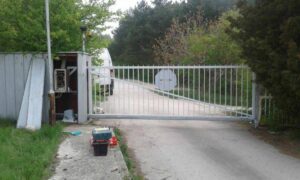 Изработка и монтаж на входни врати с чип