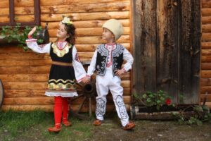 Изработка на народни носии
