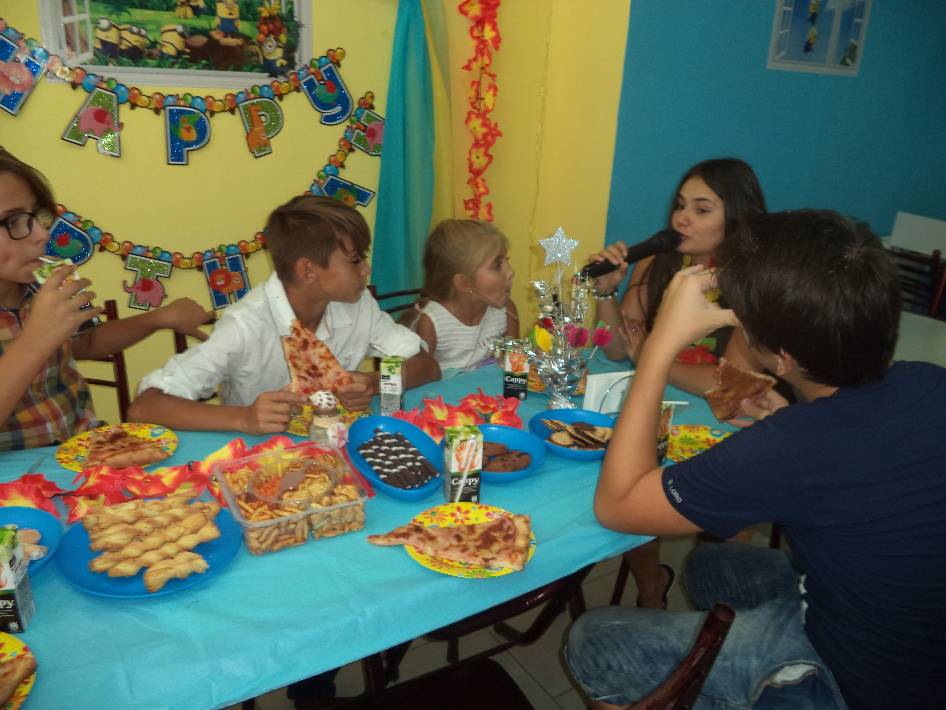 Детски парти център Емоджита Лазур Бургас