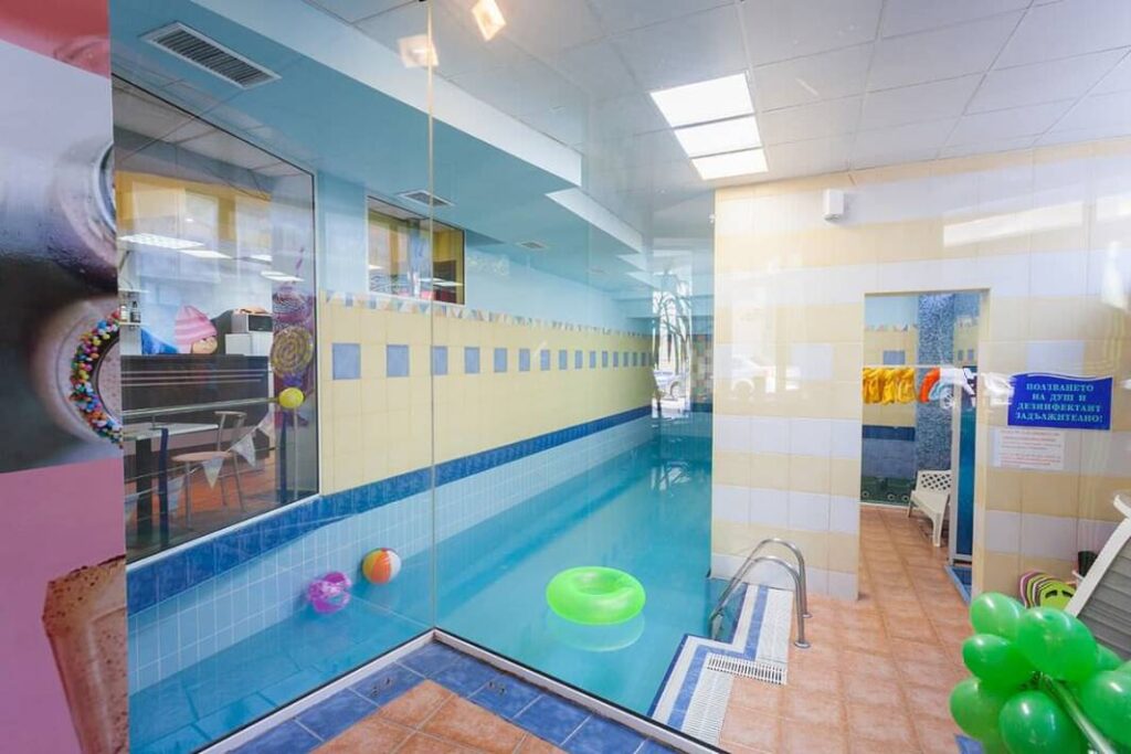 Детски парти клуб „Funny pool“ Плевен