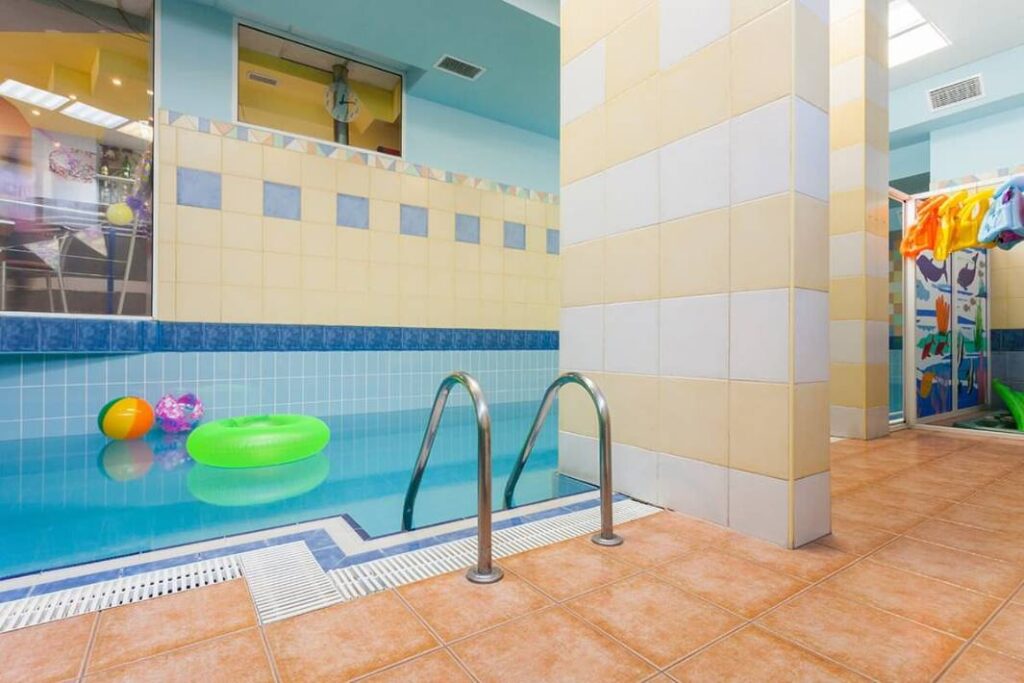Детски парти клуб „Funny pool“ Плевен