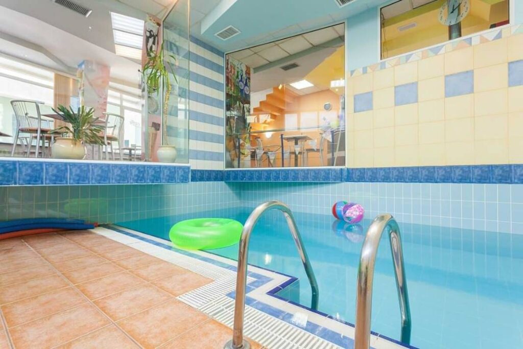 Детски парти клуб „Funny pool“ Плевен
