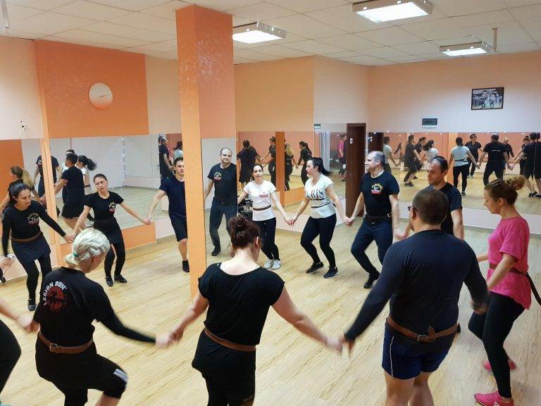 ЗАЛА ЗА ТАНЦИ И СПОРТ ЛУДИ МЛАДИ София